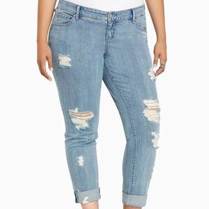TORRID‎ BOYFRIEND JEANS - LIGHT WASH WITH RIPPED DESTRUCTION